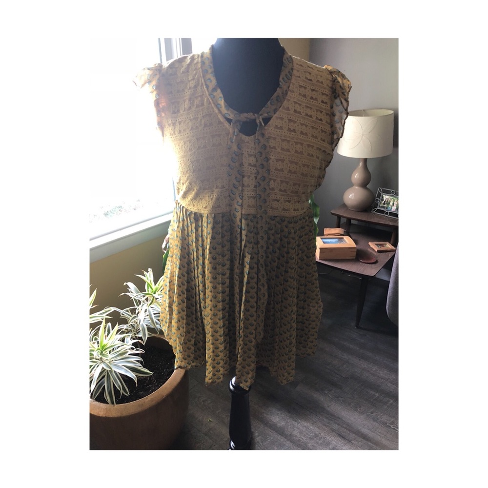 Medium Blu Pepper Flowy Top